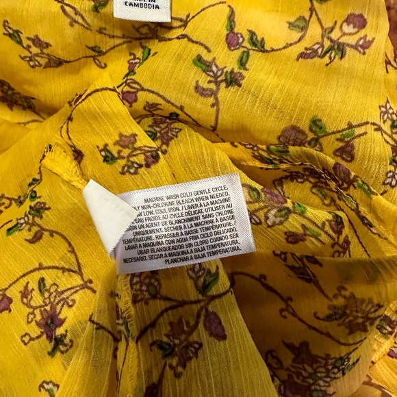 Old Navy Blouse - Picture 6 of 7